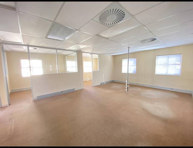 354M² OFFICE FOR SALE IN STEENBERG